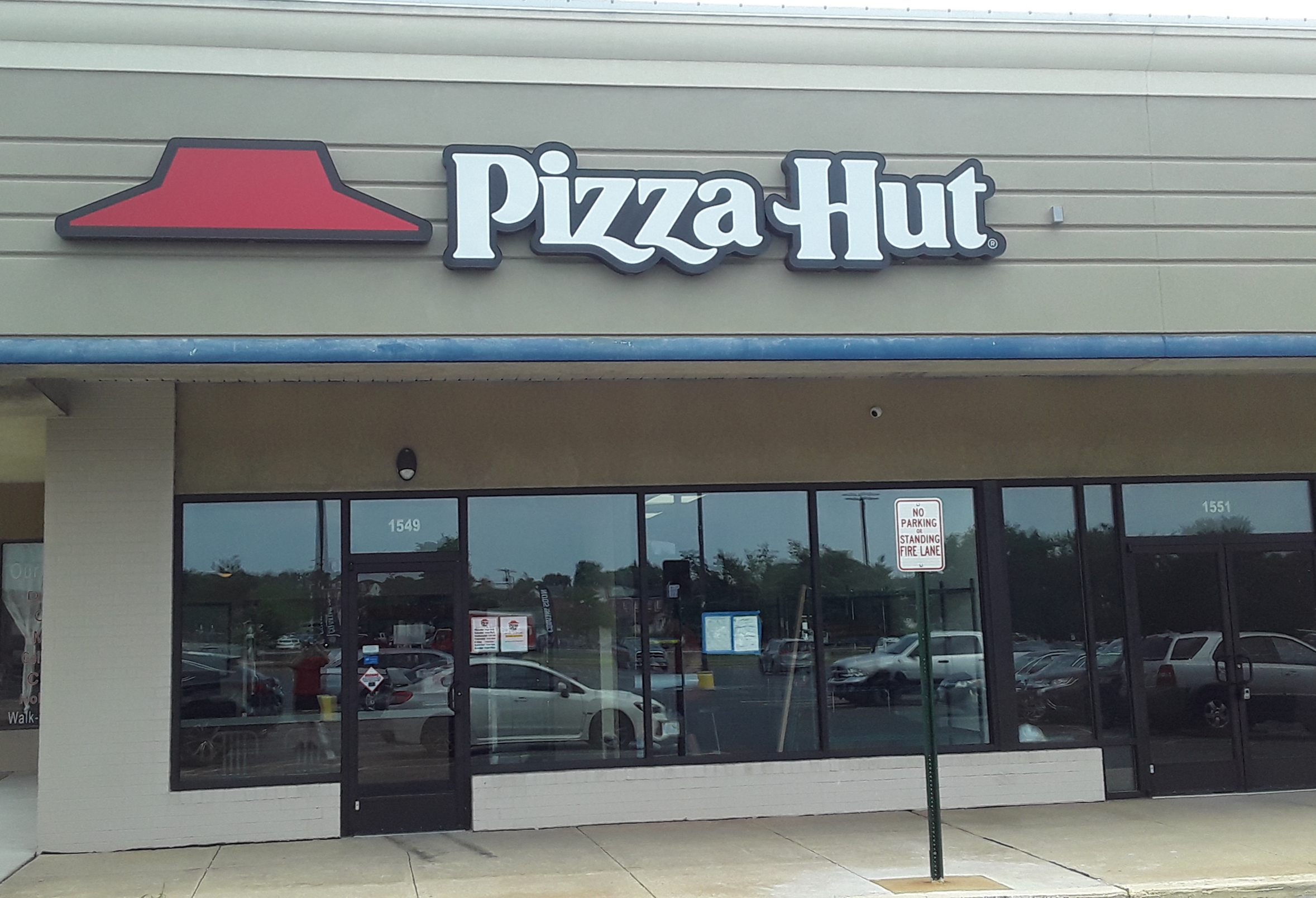 Pizza Hut Returns to Dundalk